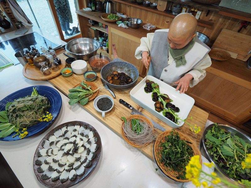 寺庙素菜用餐图片图片