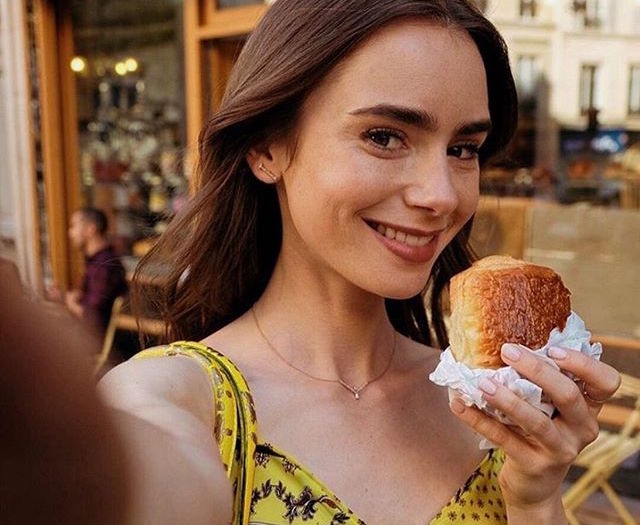 Emily in Paris Pain au chocolat